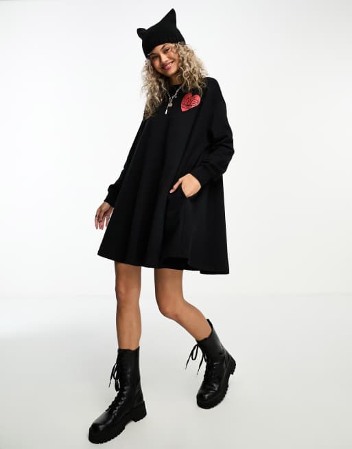 Love Moschino – Czarna sukienka dresowa z logo w kształcie serca