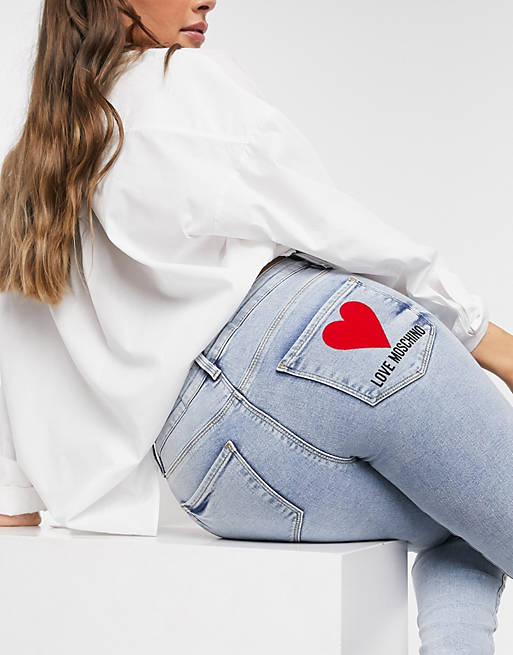 Love Moschino – Enge Jeans in Hellblau mit Logo der Tasche |