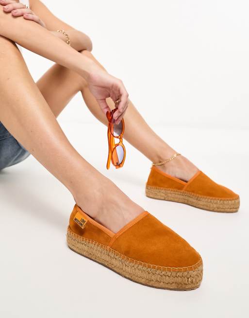Love Moschino – Espadrilles in Hellbraun mit flacher Plateausohle