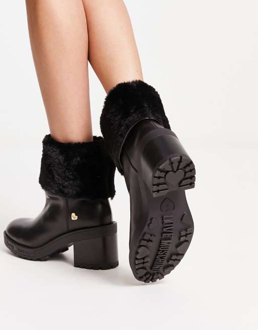 Moschino store fur boots