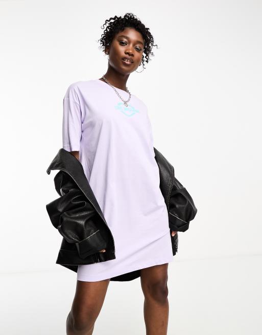 Love Moschino – Fioletowa sukienka T-shirtowa z logo z motywem serca 