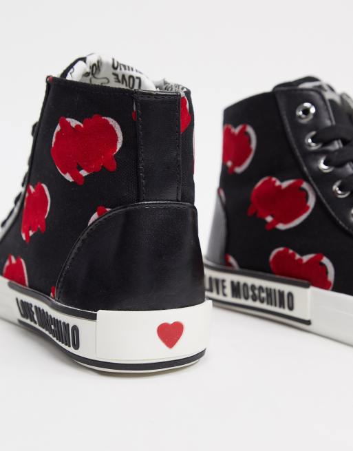 Love discount moschino converse