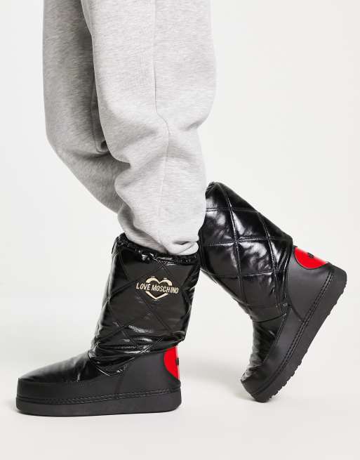 Love Moschino – Hochglänzende, gesteppte Schneestiefel in Schwarz