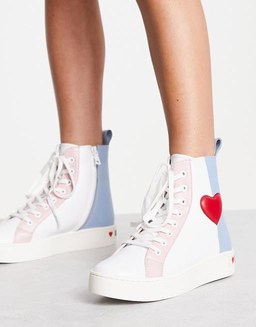 Moschino cheap x converse