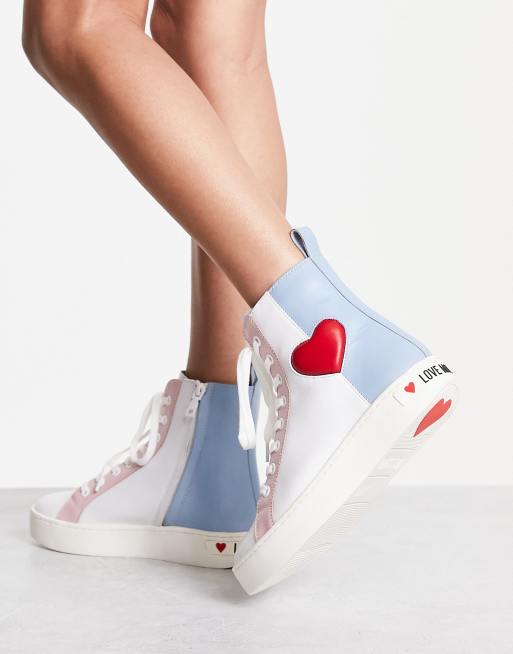 Moschino cheap x converse