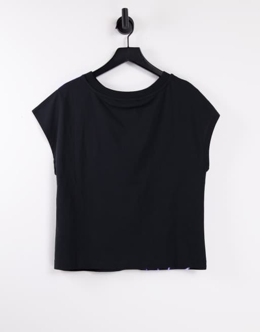 Love Moschino lightning logo t-shirt in black, 2 of 4