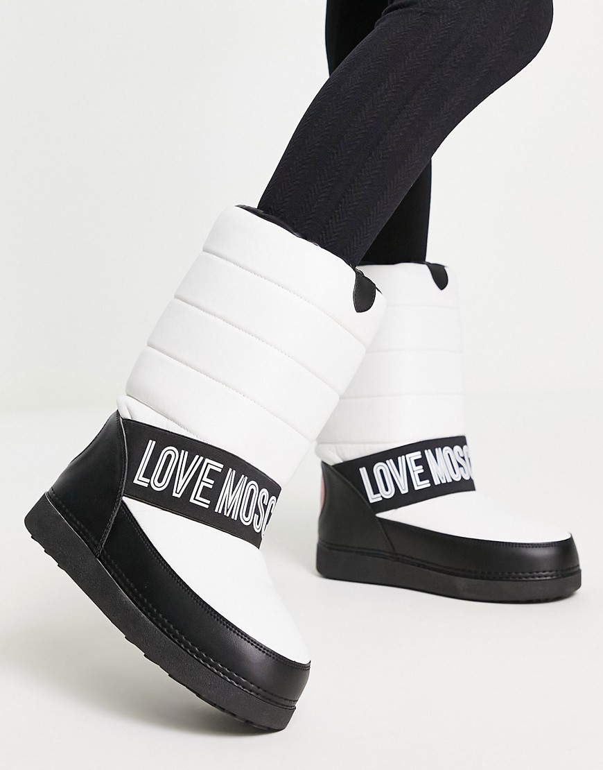 Love Moschino padded Snow boots in white