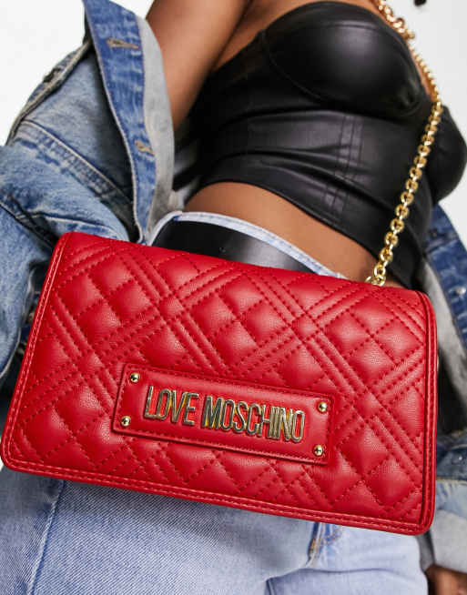 Love Moschino – Pikowana w romby czerwona torebka crossbody z łańcuszkowym paskiem