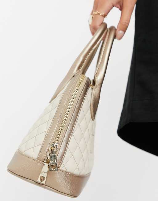 Love moschino quilted online bowling bag