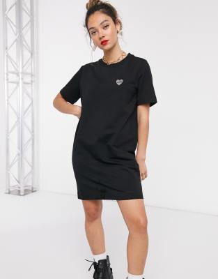 robe t shirt moschino