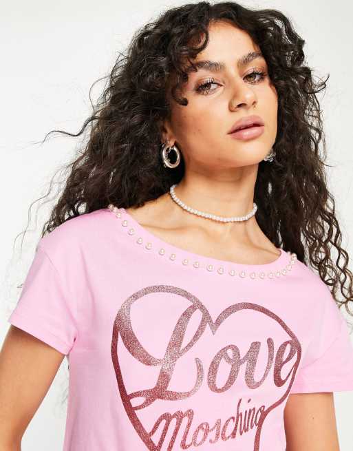 Love Moschino – Różowy T-shirt z brokatowym logo i wykończeniem z perełek