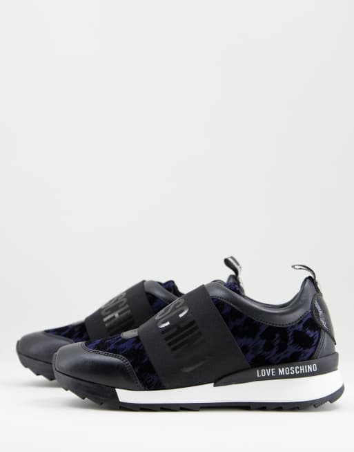 Love moschino runner on sale trainers