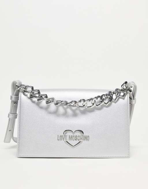Love Moschino – Silverfärgad axelremsväska med kedja och hjärta
