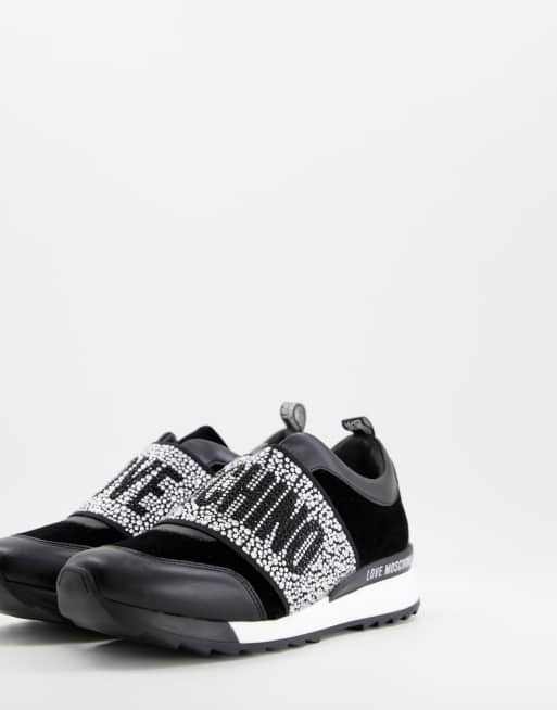 Love Moschino Sneaker zum Schnuren in Schwarz mit strassverziertem Logo Riemen ASOS