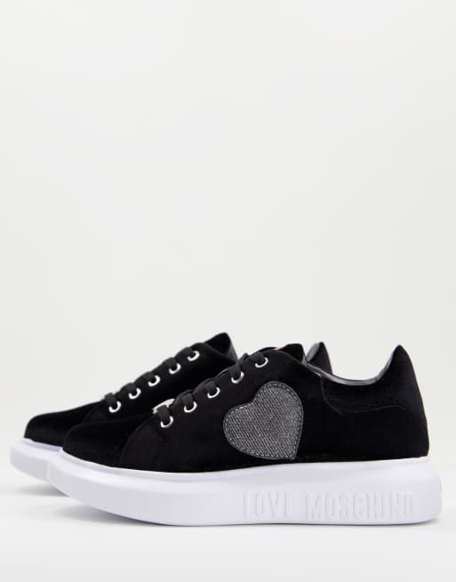 Love Moschino - Sneakers met hartjes in zwart fluweel