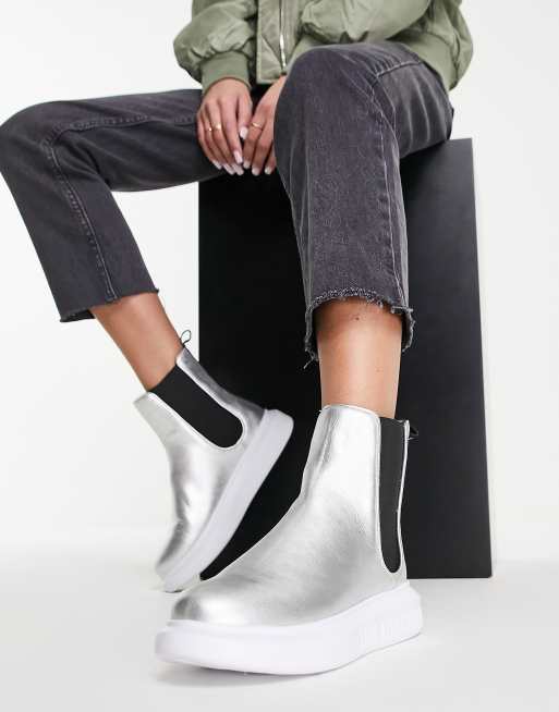 Love Moschino – Srebrne minimalistyczne sztyblety za kostkę