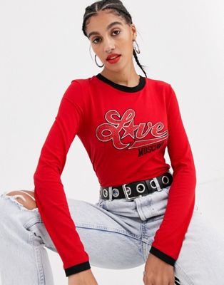Love Moschino – T-shirt i metallic med lång ärm och logga-Röd