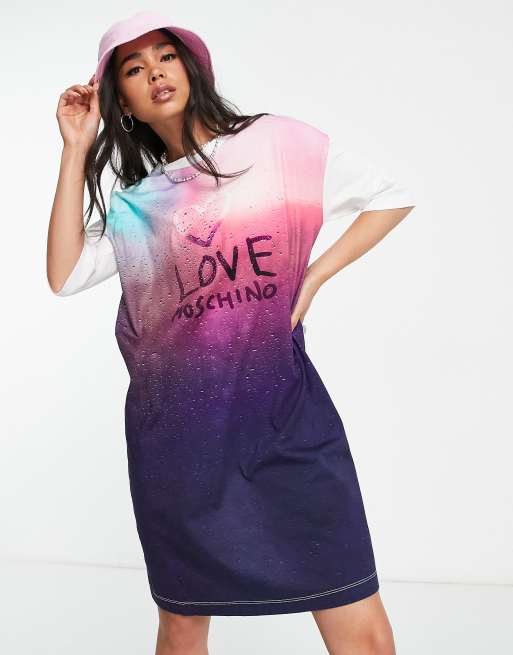 Love Moschino Vestito t shirt multicolore sfumato con logo ASOS
