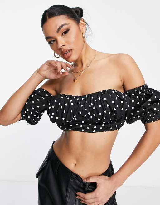 Love & Other Things - Crop top met blote schouders en polkadots