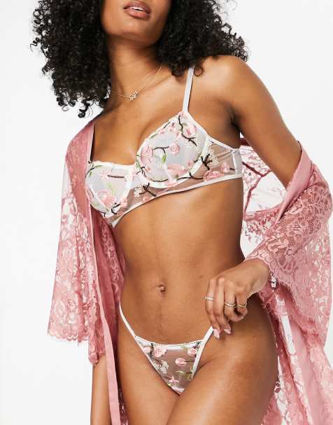 Love & Other Things - Lingerieset van bh en string met bloemen in wit - view 1