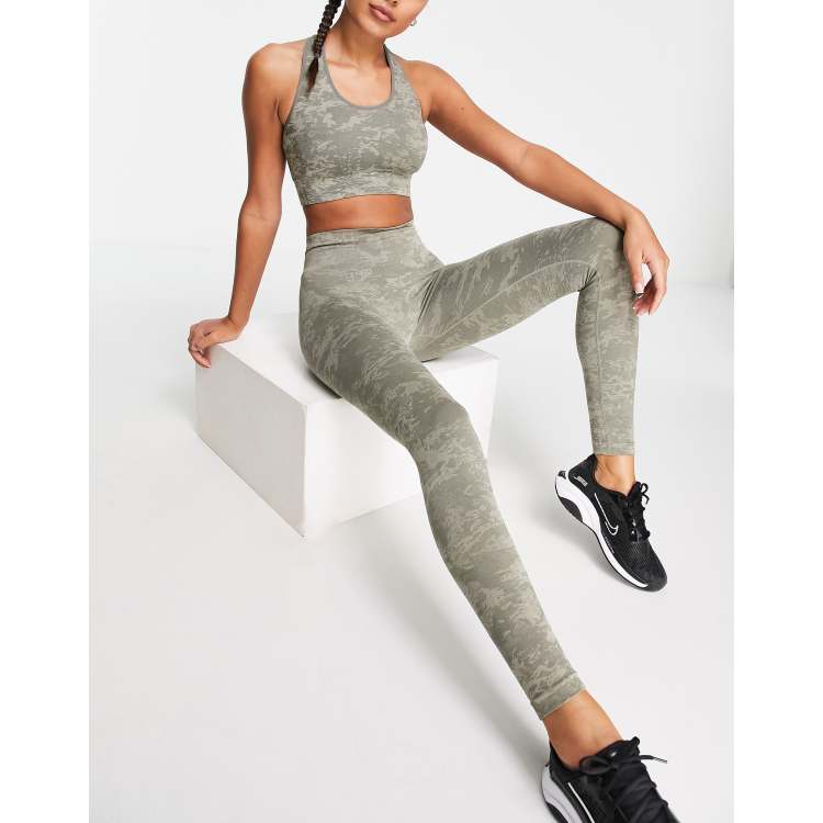 Love Other Things Nahtlose Sport Leggings in Hellgrun mit Military Muster