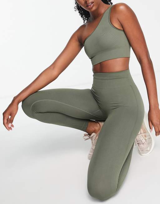 Love & Other Things - Sømløs oneshoulder-top i armygrøn, 4 af 4