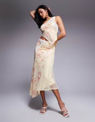 Love Triangle Asymmetric Spliced Floral Lace Top