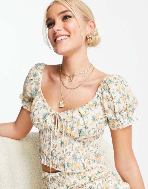 Love Triangle - Cropped melkmeisjestop met bloemenprint in goud, deel van co-ord set, 3 van 4