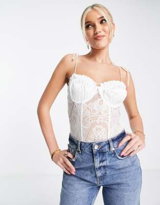 https://images.asos-media.com/products/love-triangle-korsett-body-aus-spitze-in-wei/201344142-1-white?$n_640w$&wid=513&fit=constrain