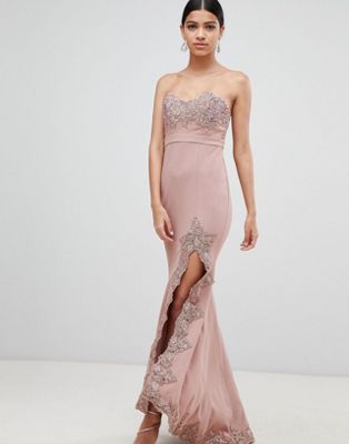 Love Triangle - Lange bandeau-jurk met kanten accenten en hoge split-Roze