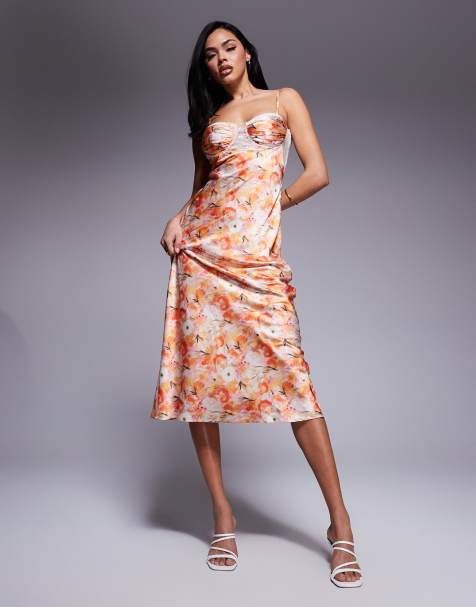 Love Triangle – Maxikleid aus Satin mit Print in Korallenrosa und Körbchen mit Spitzenbesatz - view 1