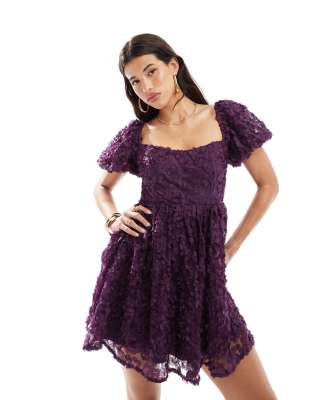 Love Triangle Mini Prom Skater Dress With Tie Back In 3d Floral In Plum-purple In Purple