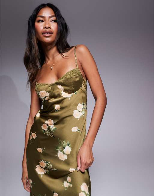 Love Triangle - Mørk olivengrøn maxikjole med skålsyninger, blomstermønster og blondekanter i satin, 2 af 4