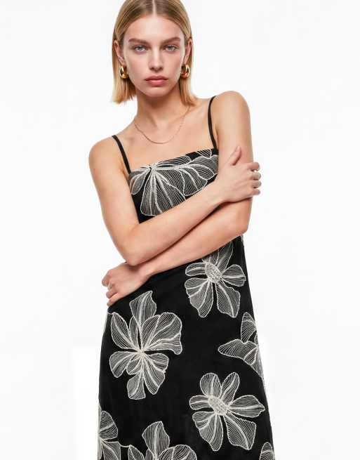 Lovedrobe Floral embroidery trapeze midaxi dress in black, 2 of 4