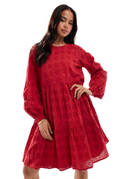Lovedrobe – Hängerkleid in Rot mit Lochstickerei - view 1