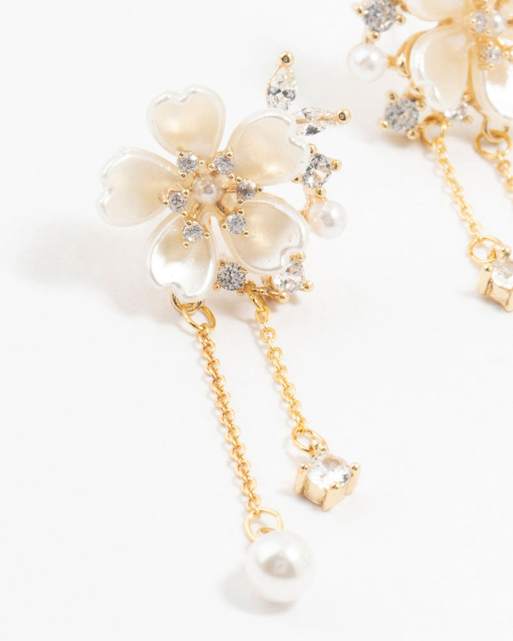 Lovisa Gold plated acrylic flower pearl drop earrings in gold, 3 of 3