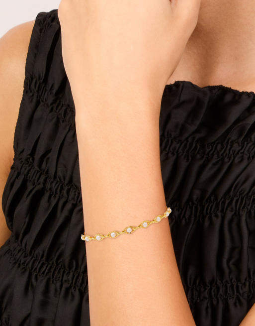 Lovisa Gold plated pearl twisted toggle bracelet in gold, 5 of 5