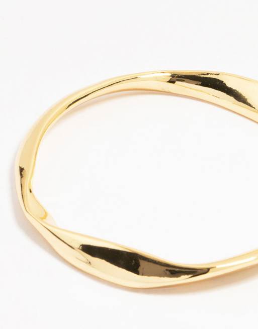 Lovisa – Guldpläterat, vågigt armband i statementstil av mässing, 2 av 3