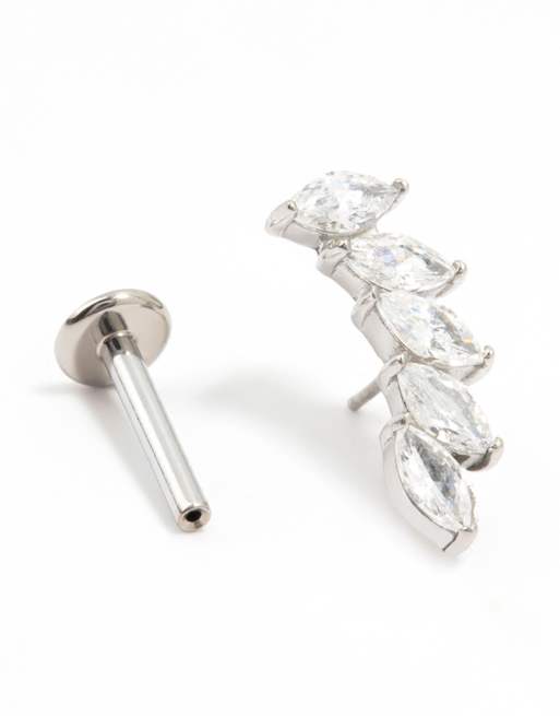 Lovisa - Orecchini a bottone con retro piatto in titanio con zirconia cubica a foglie sovrapposte colore argento, 2 di 3