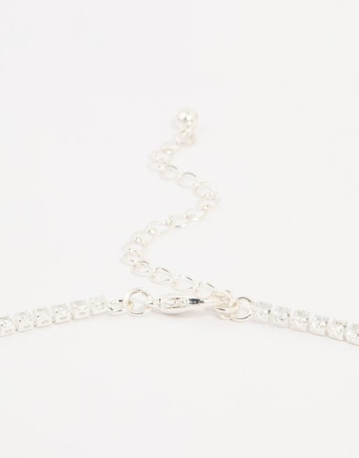 Lovisa - Set de collar y pendientes plateados con diseño en punta y circonitas, 3 de 3
