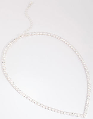 Lovisa - Spitz zulaufende Tenniskette in Silberoptik im Kesselketten-Design mit Zirkonia