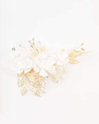 Lovisa white flower crystal clip in white cream gold 