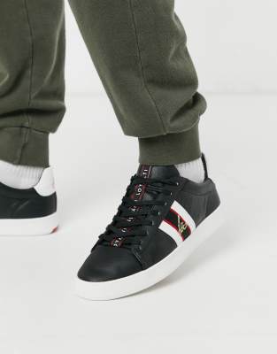 Loyalti trainers in black with side stripe