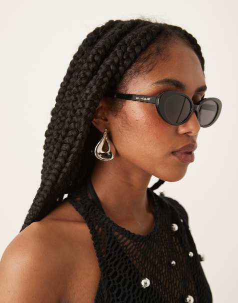 Lu Goldie Jeanne round sunglasses in black - view 1