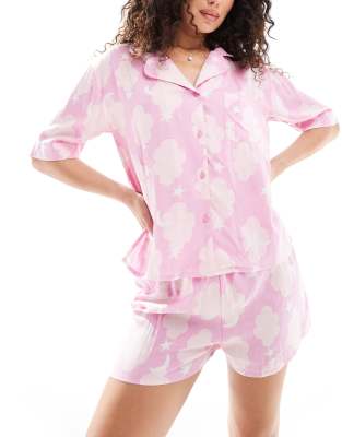 Luna - Kurzärmliges Pyjama-Set in Rosa mit Wolkenprint und Reverskragen