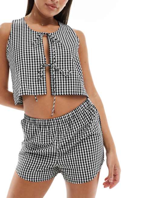 Luna - Pyjamassæt med top og shorts med sorte gingham-tern