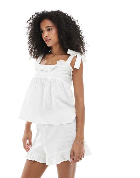 Luna - Pyjamatop van kreukelstof met gestrikte camibandjes in wit, deel van co-ord set - view 1