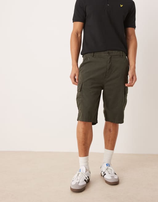 Lyle & Scott Cargo Short in green, 2 of 5