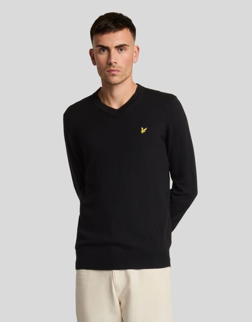 Lyle & Scott  cotton merino v neck jumper in  jet black - BLACK