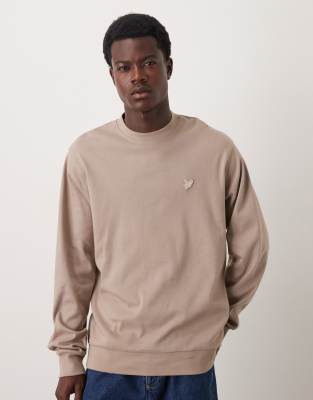 Lyle & Scott crew neck sweatshirt in cobblestone-Neutral